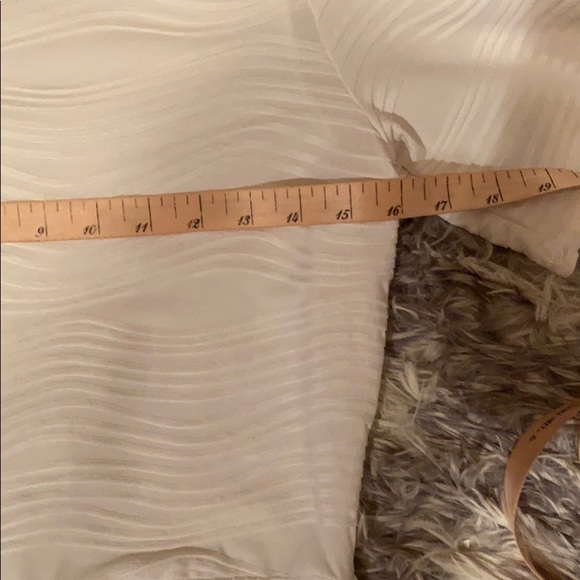 🌻🌻Beautiful white shirt - Picture 4 of 4